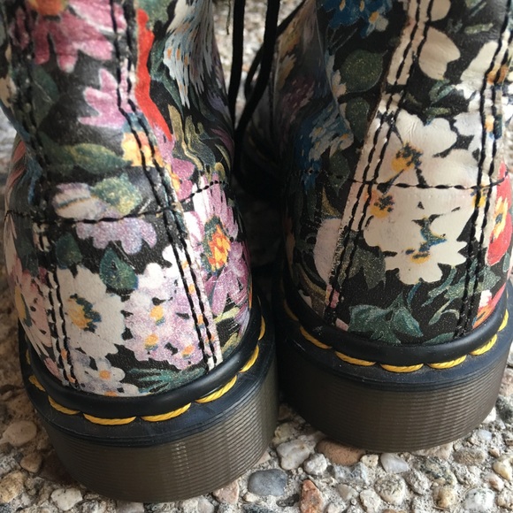 Dr. Martens-SOLD - Picture 5 of 8